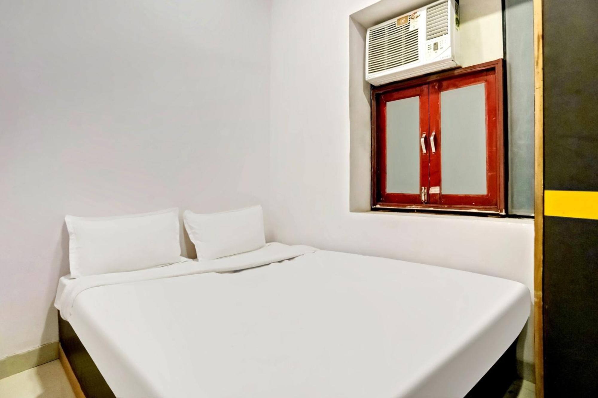 Hotel O North Campus Нью-Дели Экстерьер фото