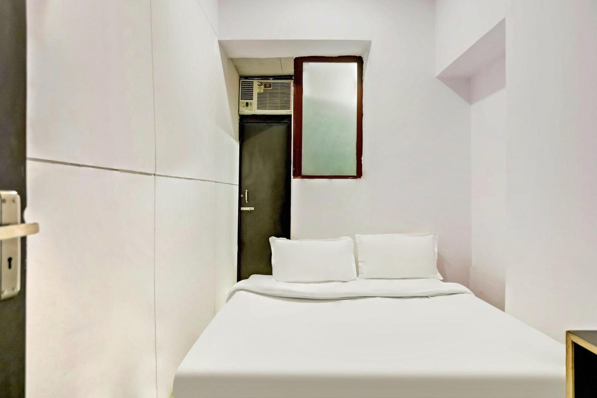 Hotel O North Campus Нью-Дели Экстерьер фото