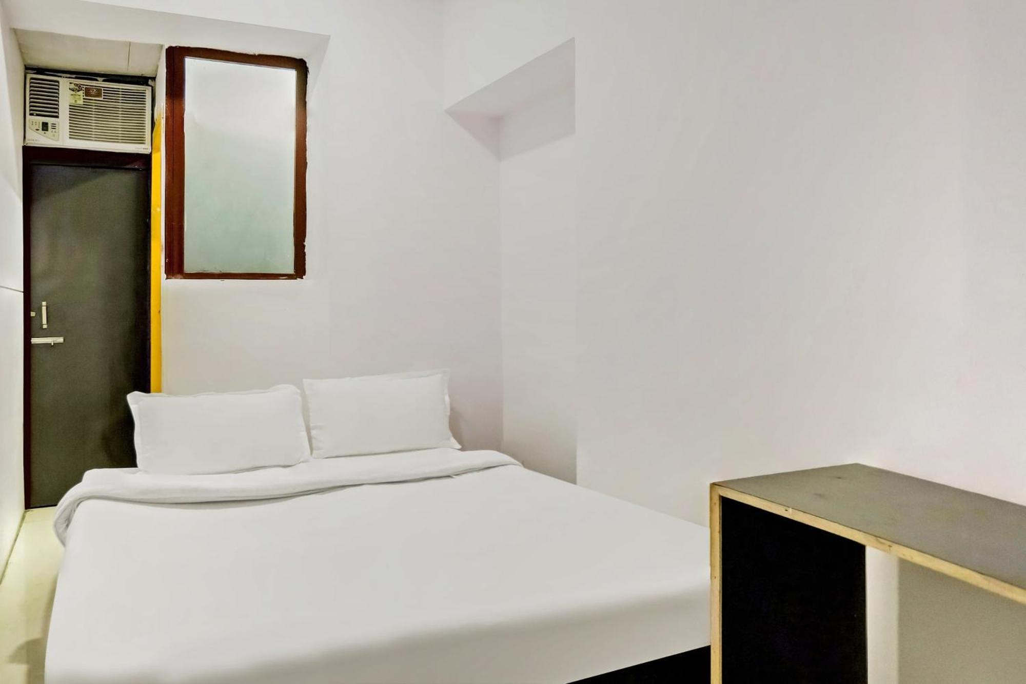 Hotel O North Campus Нью-Дели Экстерьер фото